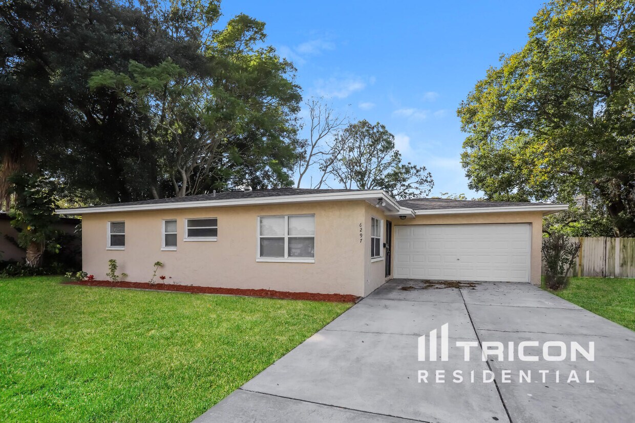 Foto principal - 6297 20th St S
