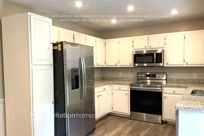 Building Photo - 325 Royal Garden Dr