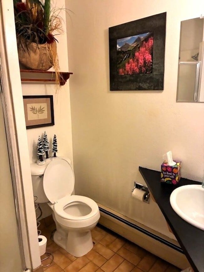Building Photo - Winter Seasonal Rental- Claimjumper #1
