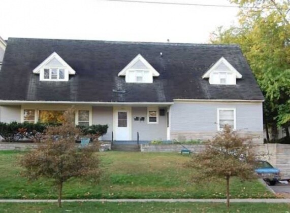 Building Photo - 217 Gilbert Ave