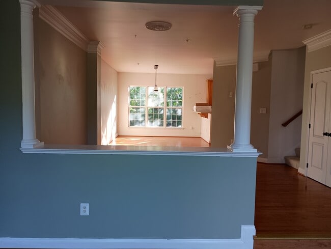Building Photo - 2039 Capstone Cir