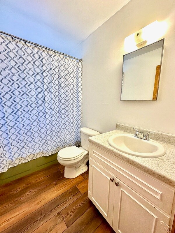 Building Photo - 701 Commander Dr