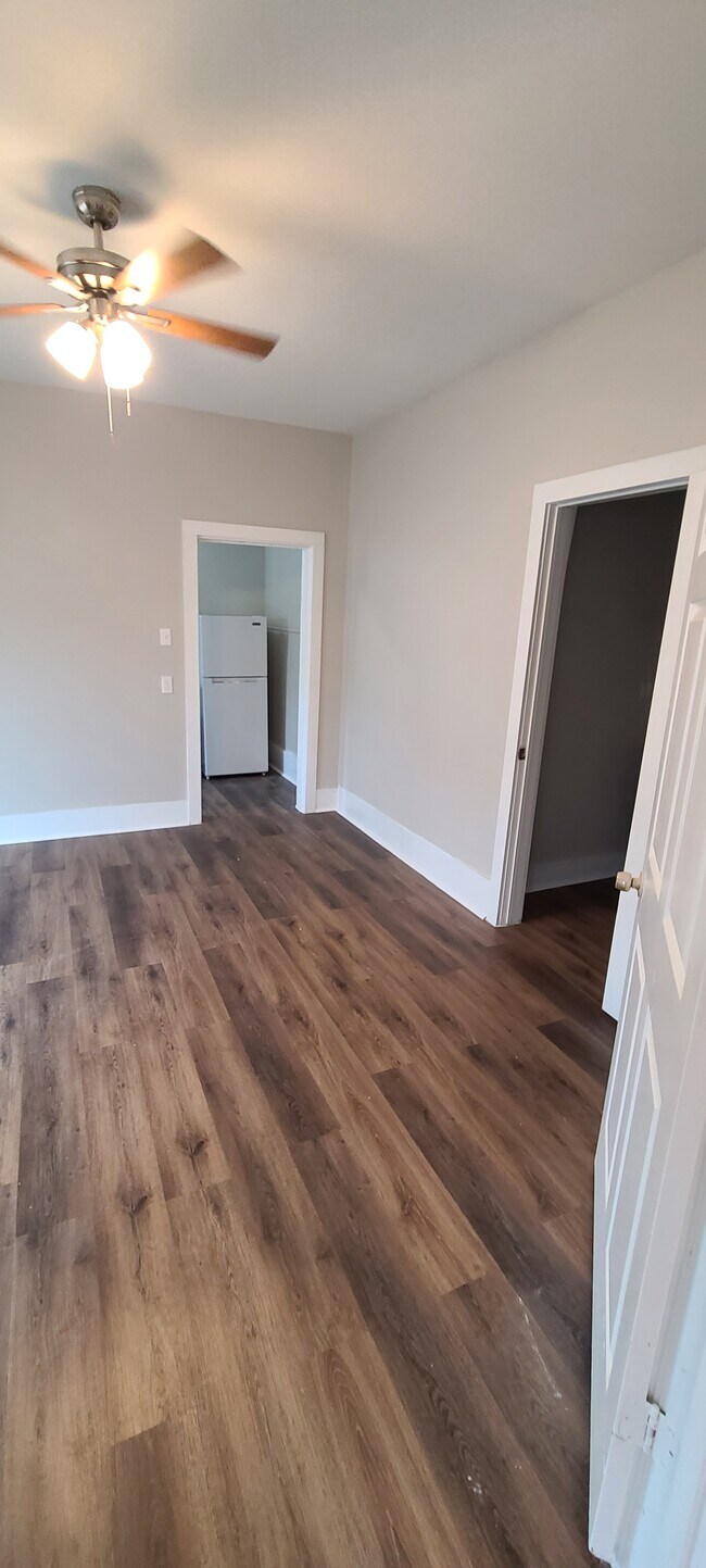 Bedroom - 403 Cowling St