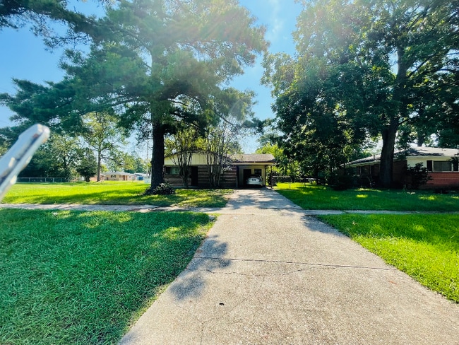 Building Photo - 6444 Silverleaf Ave
