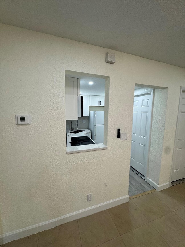 Building Photo - 151 SE 6th Ave