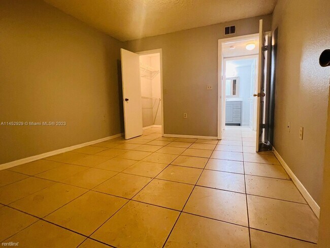 Building Photo - 1 br, 1 bath House - 1401 Village Boulevar...