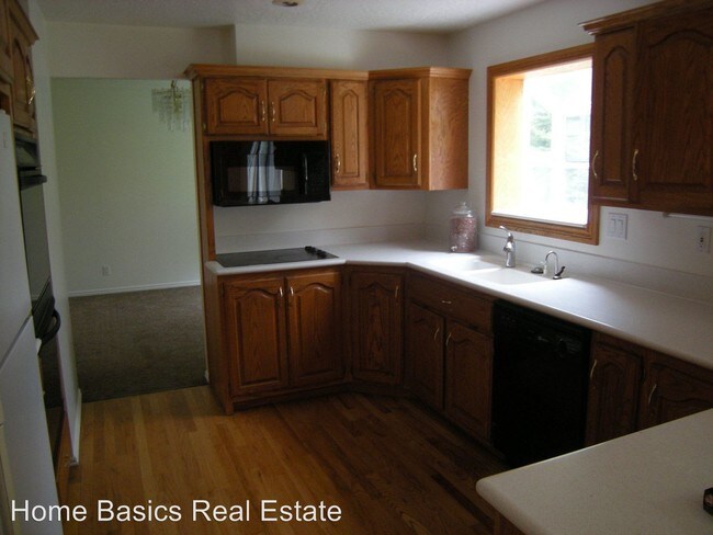 Foto del edificio - 6 br, 4 bath House - 423 E 2100 N