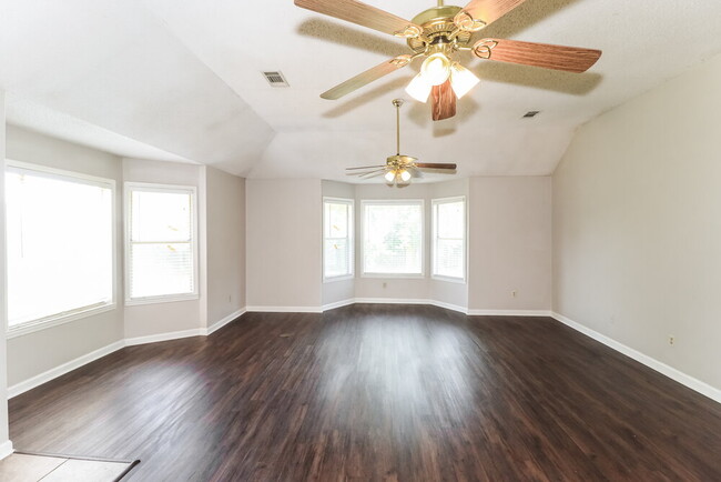 Foto del edificio - 7446 Northwind Cove