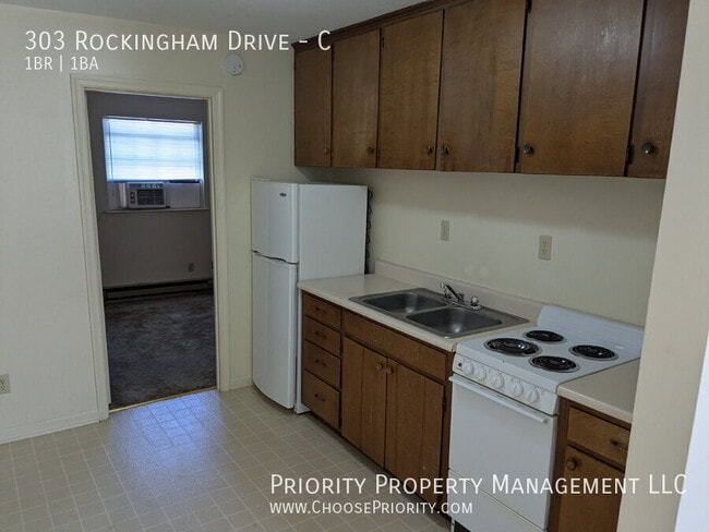 Foto del edificio - 303 Rockingham Dr