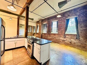 Building Photo - 887 West Marietta St NW