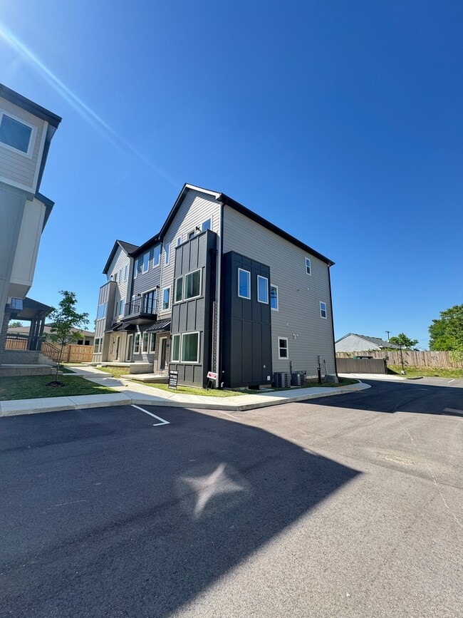 Photo - 6124 Robertson Ave Townhome