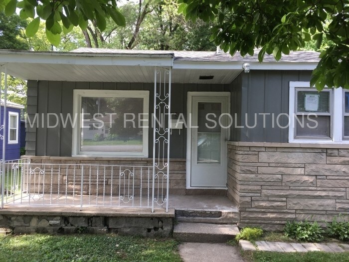 Primary Photo - 424 Liverpool Rd