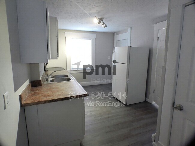 Foto del edificio - 3504 N Kenwood Ave