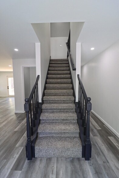 Foto del edificio - 1080 West Side Dr