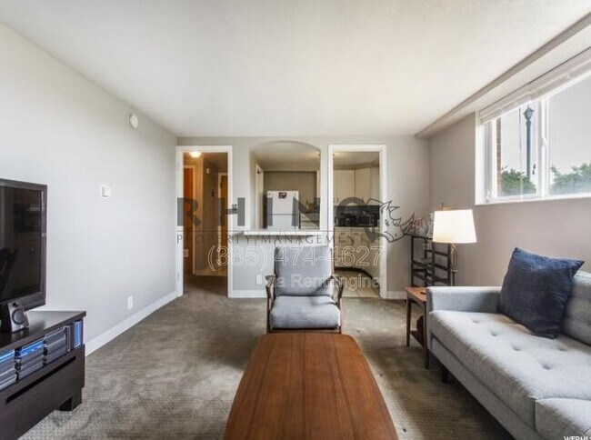 Foto del edificio - 615 Grand St E