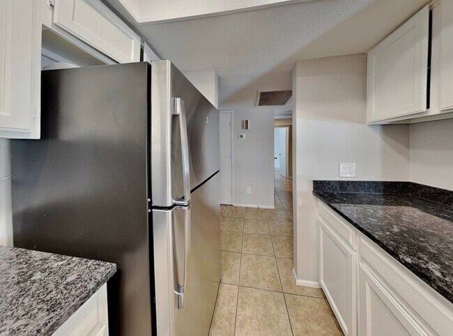 Foto del edificio - 4507 W Gardenia Ave