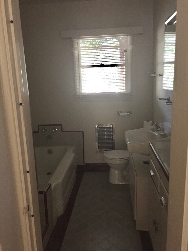 Bath ( separate shower not showing) - 1520 Veteran Ave