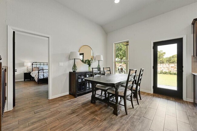 Building Photo - 120 Wooden Lodge Dr