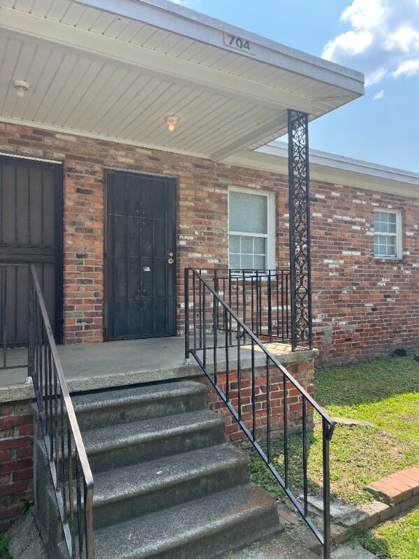 Foto principal - 704 Hopkins St