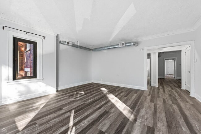 Building Photo - 7653 S Kingston Ave