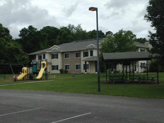 Foto del edificio - Manatee Springs Apartments