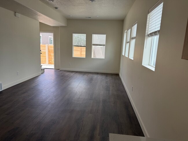 Photo - 922 Euclid Ave Townhome