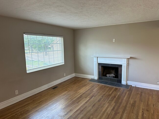 Building Photo - 3396 S Lorraine Cir