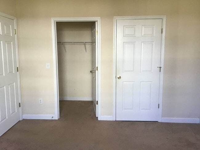 Foto del edificio - 1st Floor 2 Bedroom Condo in Berkshire Forest