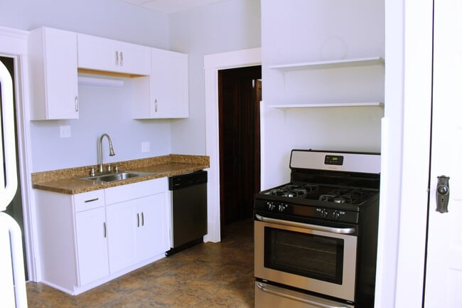 Building Photo - 54 E Hudson St
