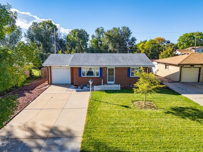 Building Photo - 2808 W 6th St