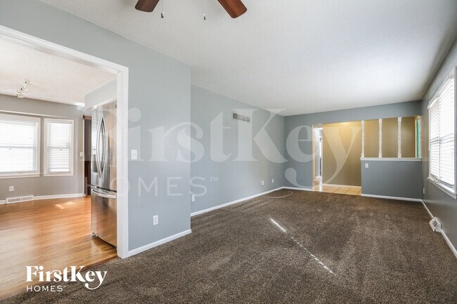 Building Photo - 9000 N Grand Ave