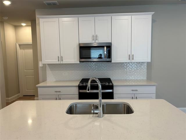 Building Photo - 801 McKenna Dr