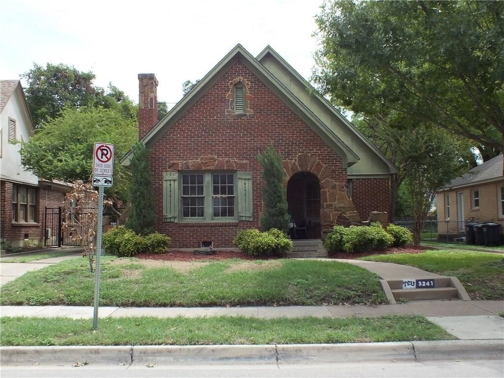 Primary Photo - CHARMING COTTAGE