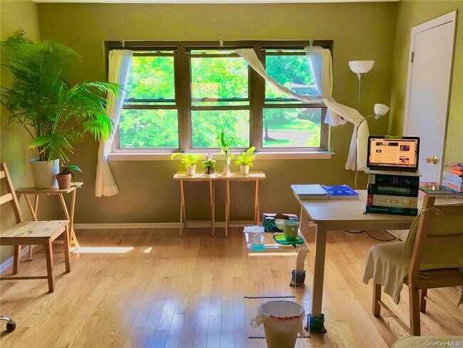 Building Photo - 32 Milford Ln