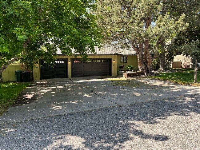 Building Photo - 4416 Palisades Park Dr