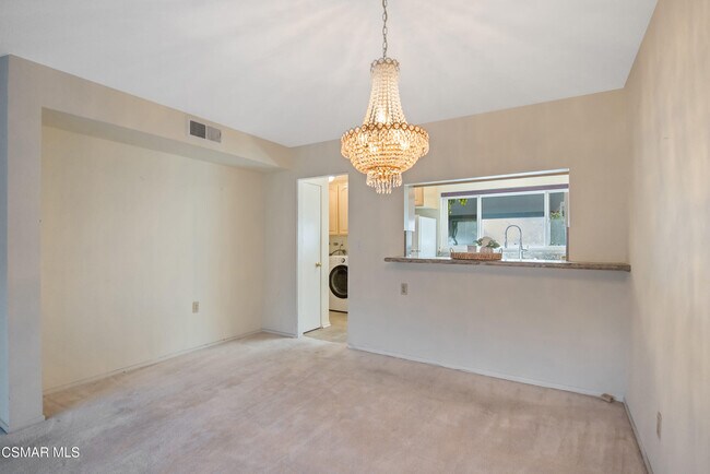 Foto del edificio - 18134 Killion St