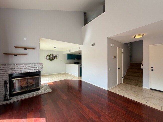 Foto del edificio - Vandenberg Village Condo