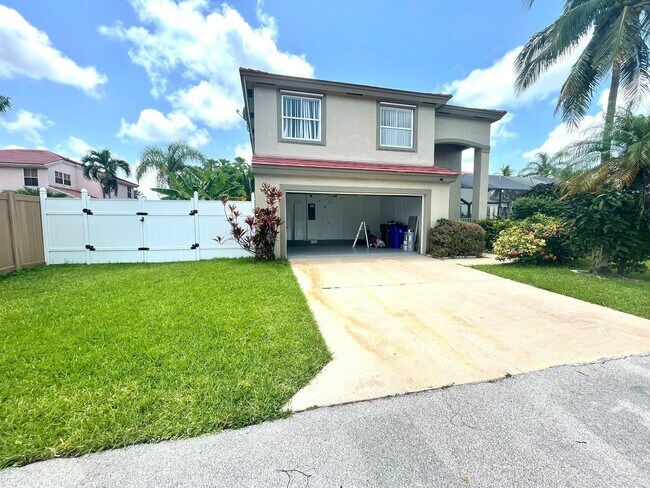 Building Photo - 3123 Sunset Cir