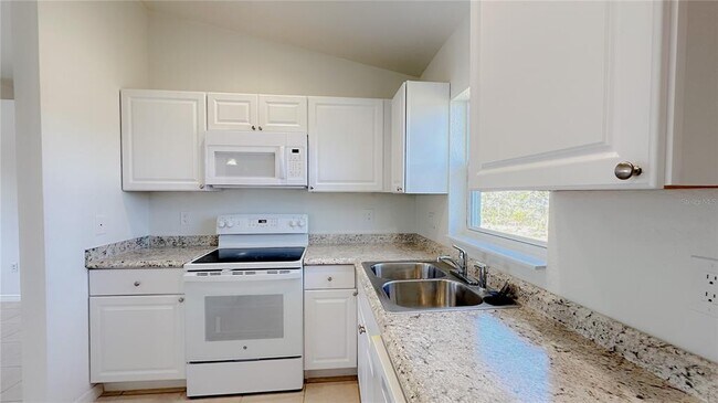 Building Photo - 1410 Bittersweet St