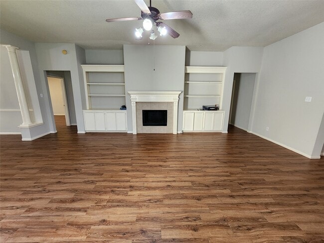 Building Photo - 1011 Lexington Green Dr