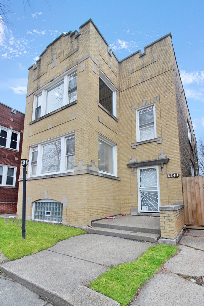 Building Photo - 8341 S Sangamon St