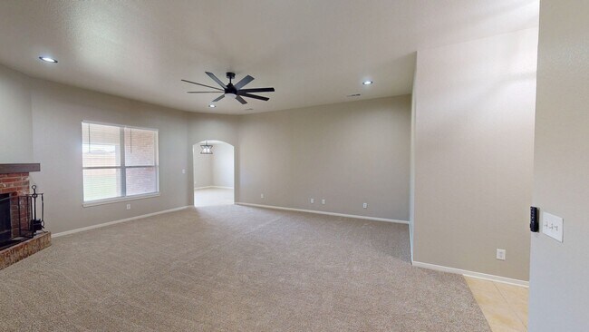 Foto del edificio - Charming 4-Bedroom Spacious Full-Brick Home with Modern Updates