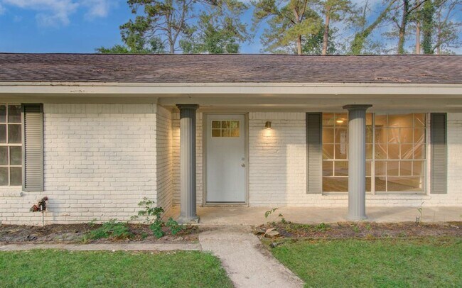 Building Photo - 607 Jeb Stuart Ln