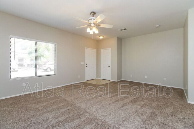 Building Photo - 2232 E Greenlee Ave