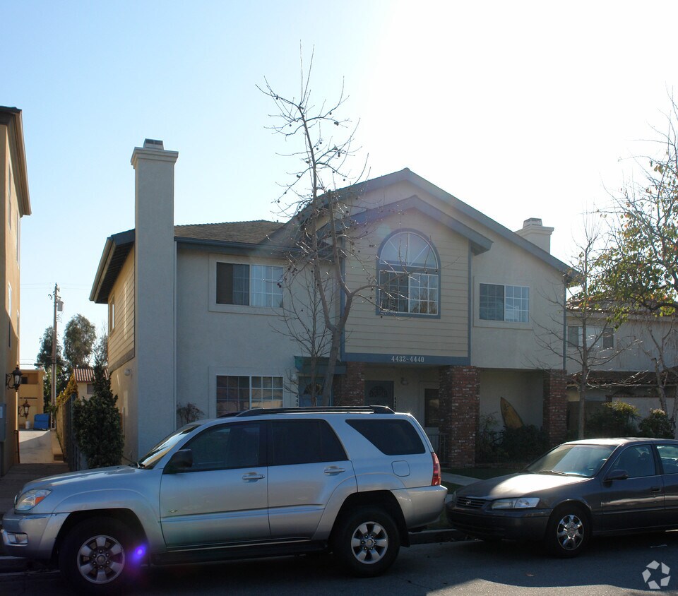 Building Photo - 4432-4440 Green Ave