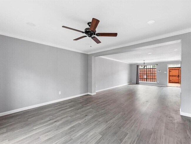 Foto del edificio - 10305 Briar Forest Dr