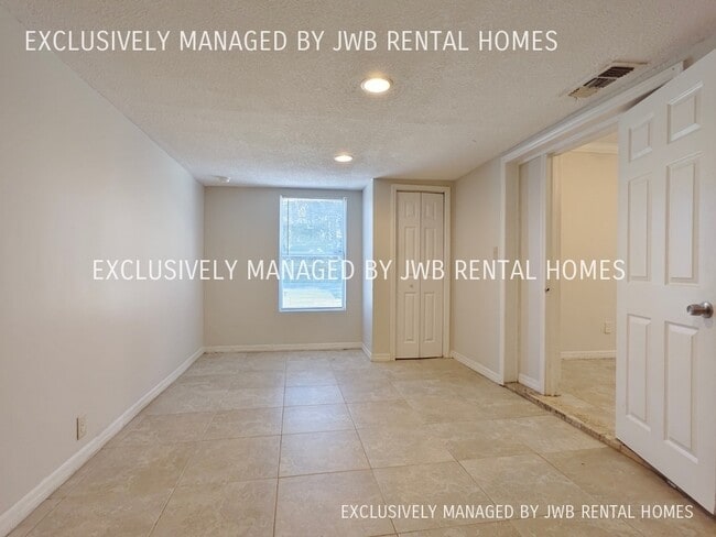 Building Photo - 3119 Dolly Dr