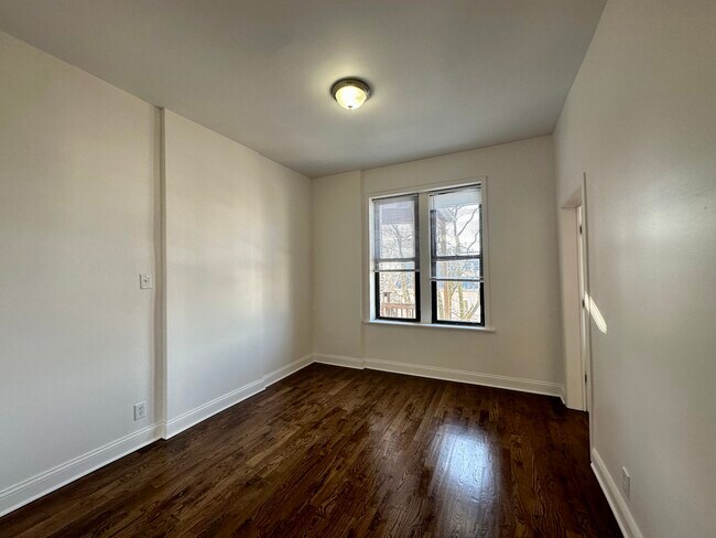Building Photo - 1803 W 47th St