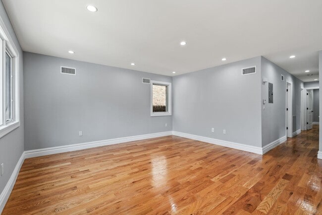 Building Photo - 264-52 73rd Ave