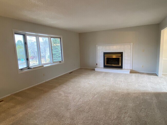 Foto del edificio - Elegant 4-Bedroom Split Foyer Home – West Rapid Cul-de-Sac!